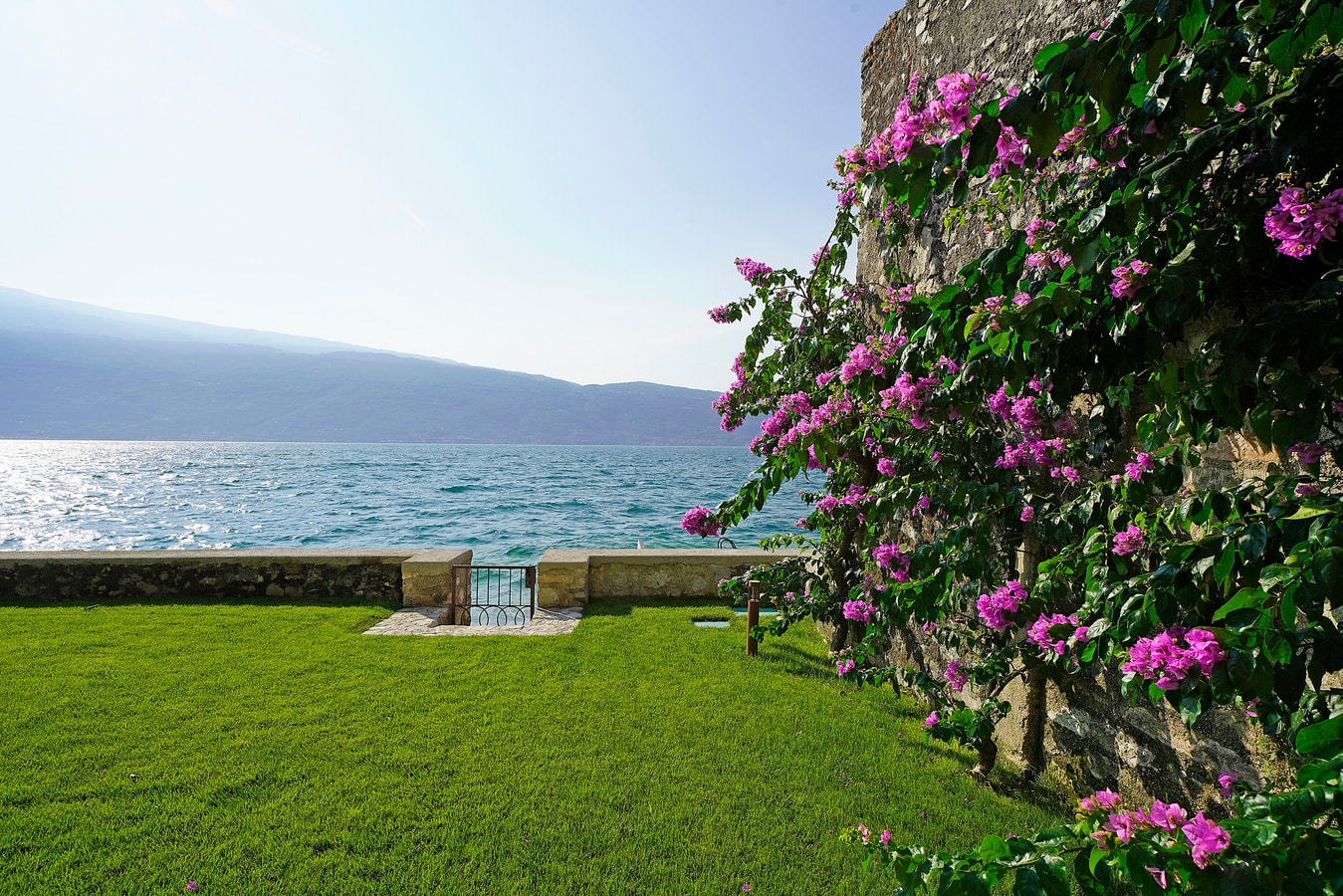 Villa Pamina - Lakeside villa with Jacuzzi and lake access 13 Italian Breaks