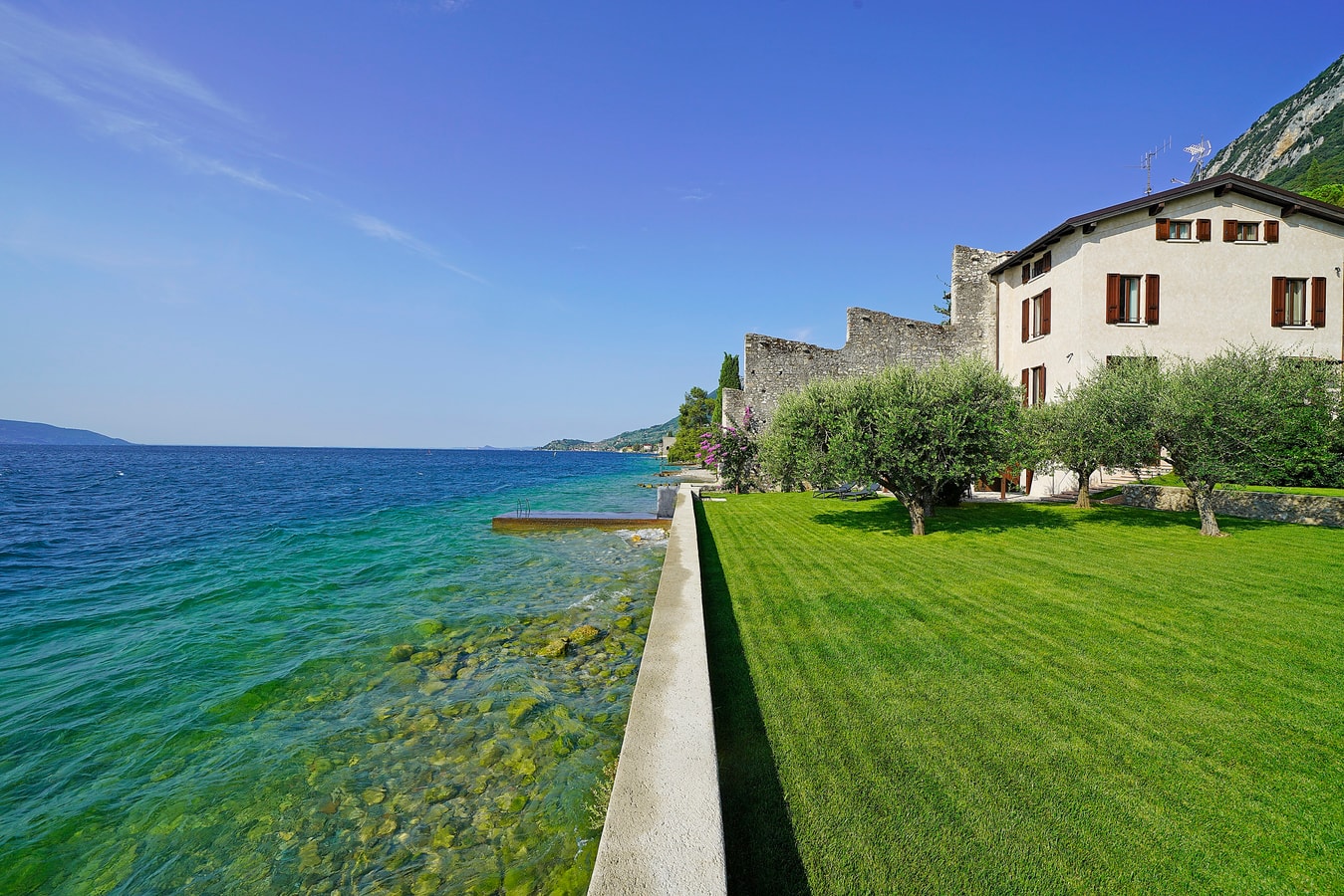 Villa Pamina - Lakeside villa with Jacuzzi and lake access 14 Italian Breaks