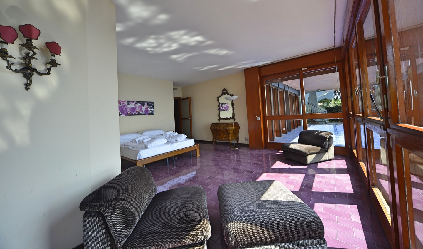 Villa Nilda - Private lakefront property with pool 11 Italian Breaks