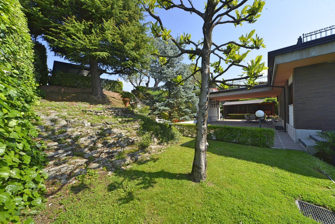 Villa Nilda - Private lakefront property with pool 27 Italian Breaks