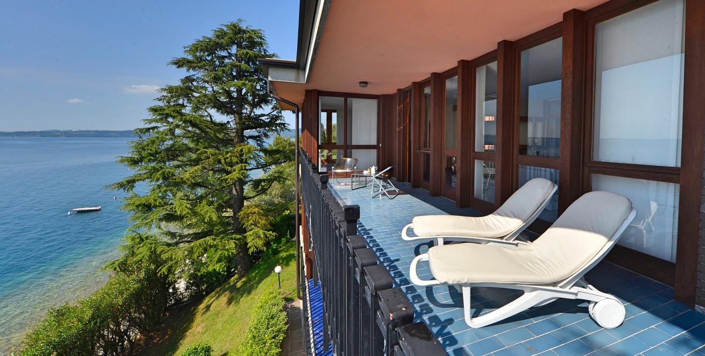 Villa Nilda - Private lakefront property with pool 32 Italian Breaks