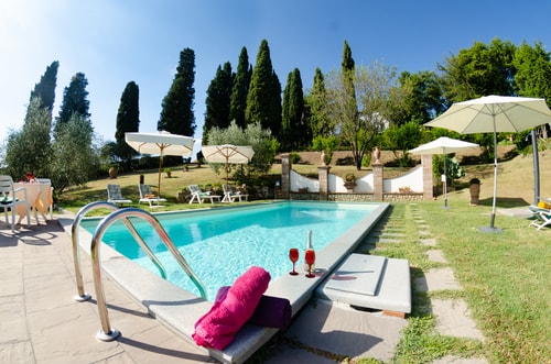 Villa Massimiliano - Private Tuscan villa with pool 0 Italian Breaks