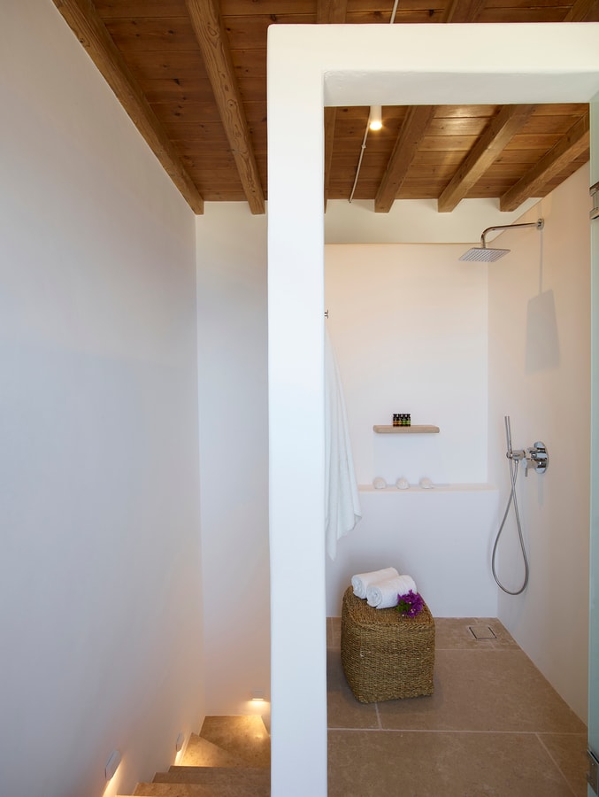 Luxury modern villa with swimming pool in Mykonos 4 My Villa Breaks