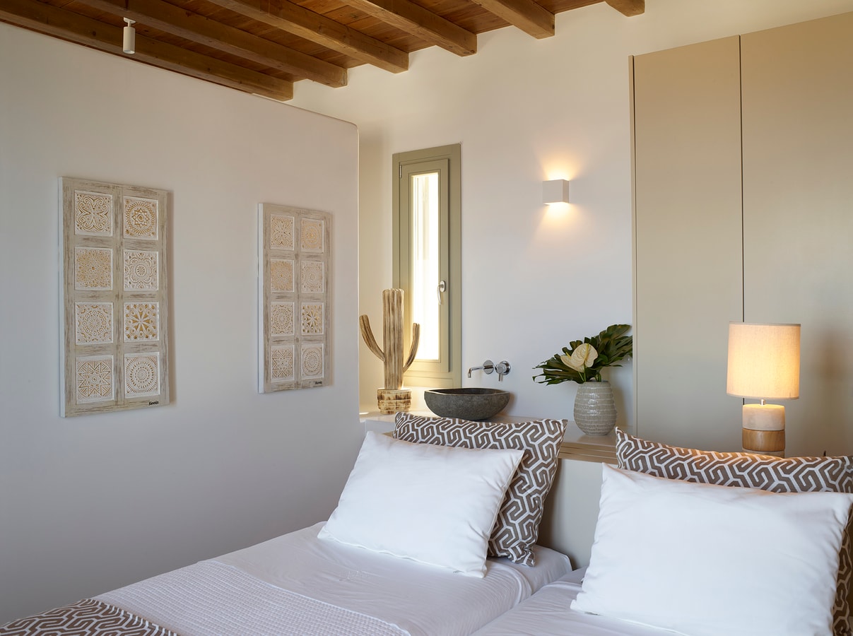 Luxury modern villa with swimming pool in Mykonos 5 My Villa Breaks