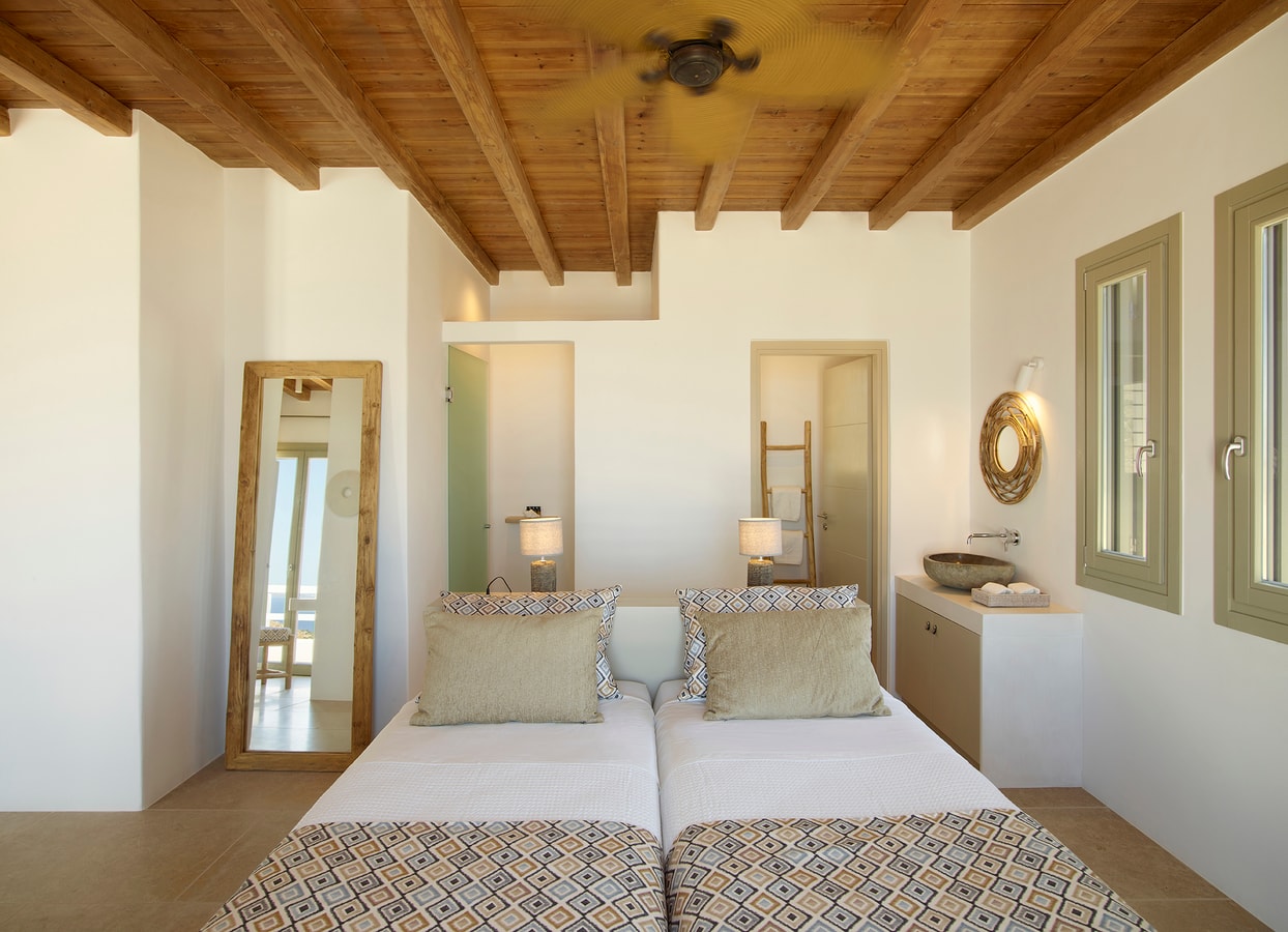 Luxury modern villa with swimming pool in Mykonos 7 My Villa Breaks