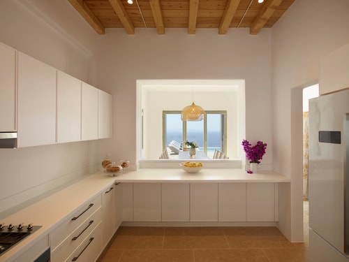 Luxury modern villa with swimming pool in Mykonos 14 My Villa Breaks