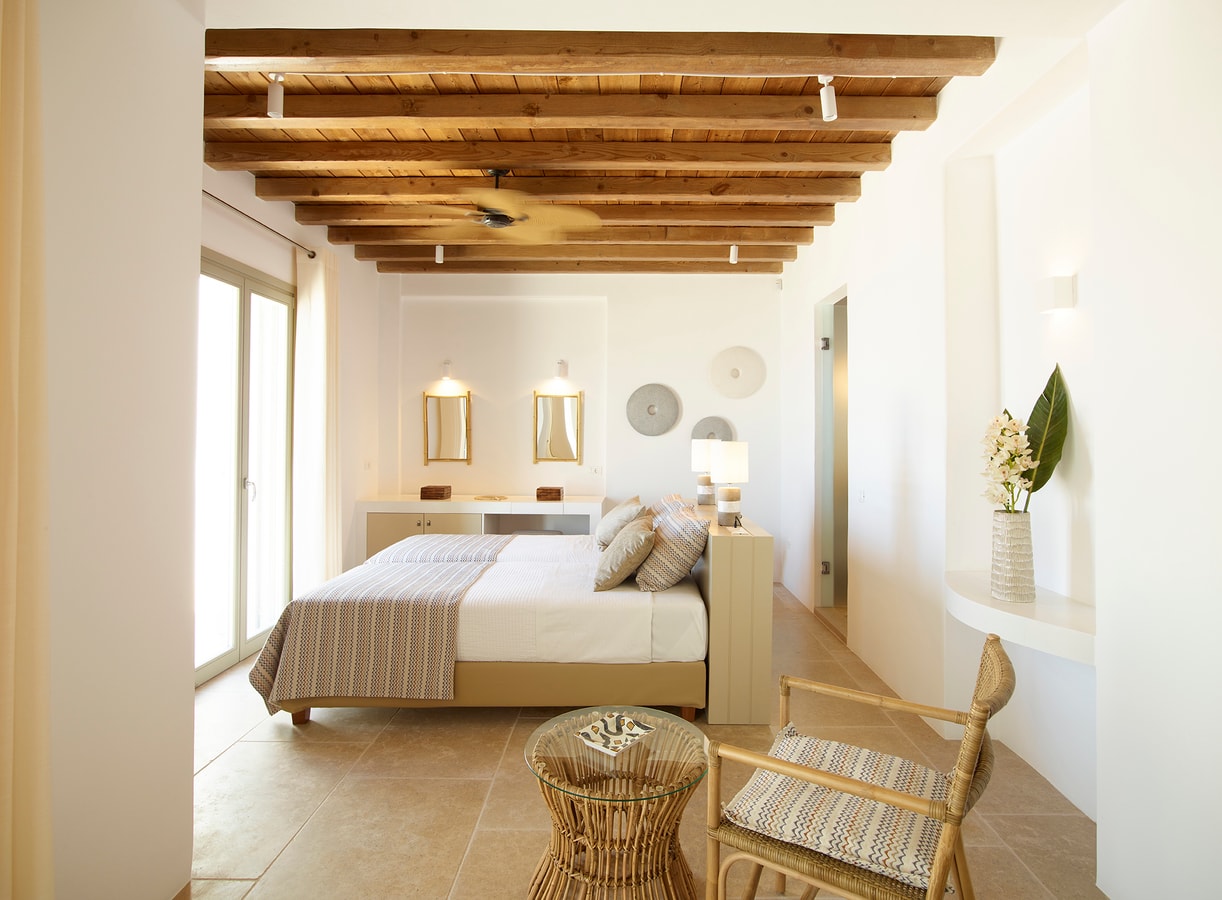 Luxury modern villa with swimming pool in Mykonos 17 My Villa Breaks