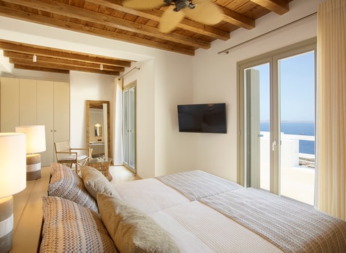 Luxury modern villa with swimming pool in Mykonos 18 My Villa Breaks