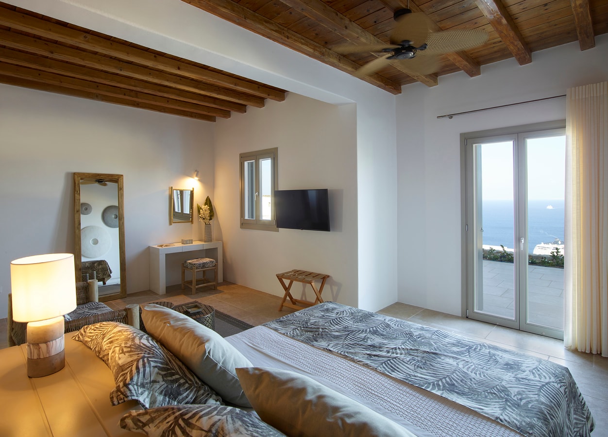 Luxury modern villa with swimming pool in Mykonos 23 My Villa Breaks