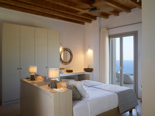 Luxury modern villa with swimming pool in Mykonos 26 My Villa Breaks