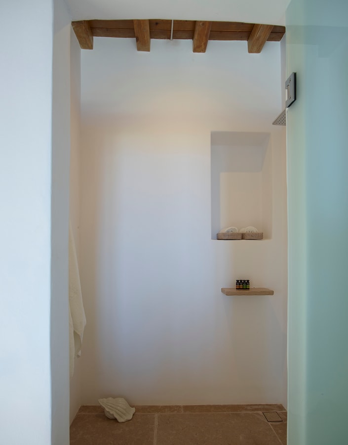 Luxury modern villa with swimming pool in Mykonos 29 My Villa Breaks