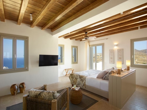 Luxury modern villa with swimming pool in Mykonos 30 My Villa Breaks