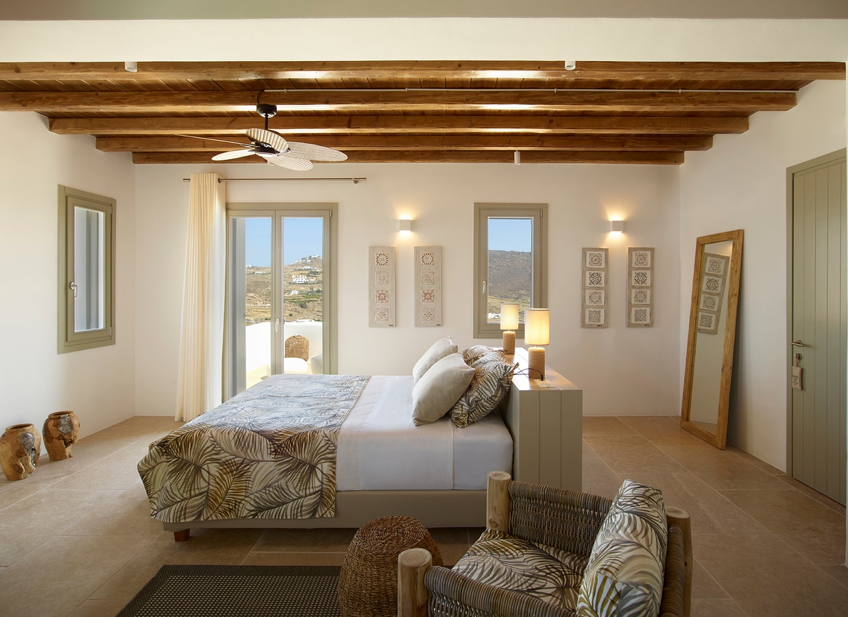 Luxury modern villa with swimming pool in Mykonos 31 My Villa Breaks