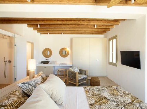 Luxury modern villa with swimming pool in Mykonos 32 My Villa Breaks