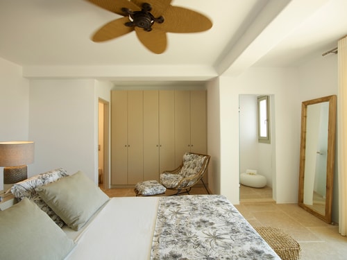 Luxury modern villa with swimming pool in Mykonos 39 My Villa Breaks