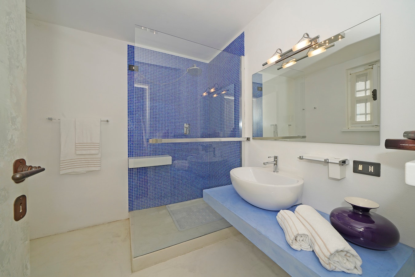 Villa Ludovica - Private lakeside villa with pool 10 Italian Breaks