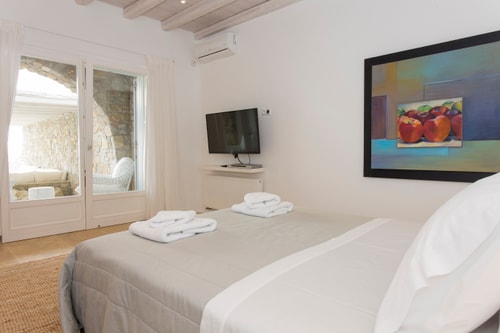 Luxury private villa with swimming pool and sea views 10 My Villa Breaks