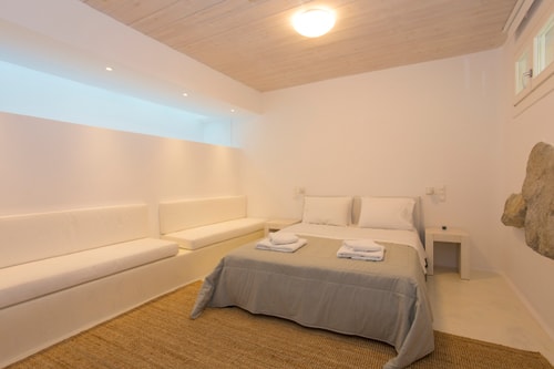 Luxury private villa with swimming pool and sea views 15 My Villa Breaks