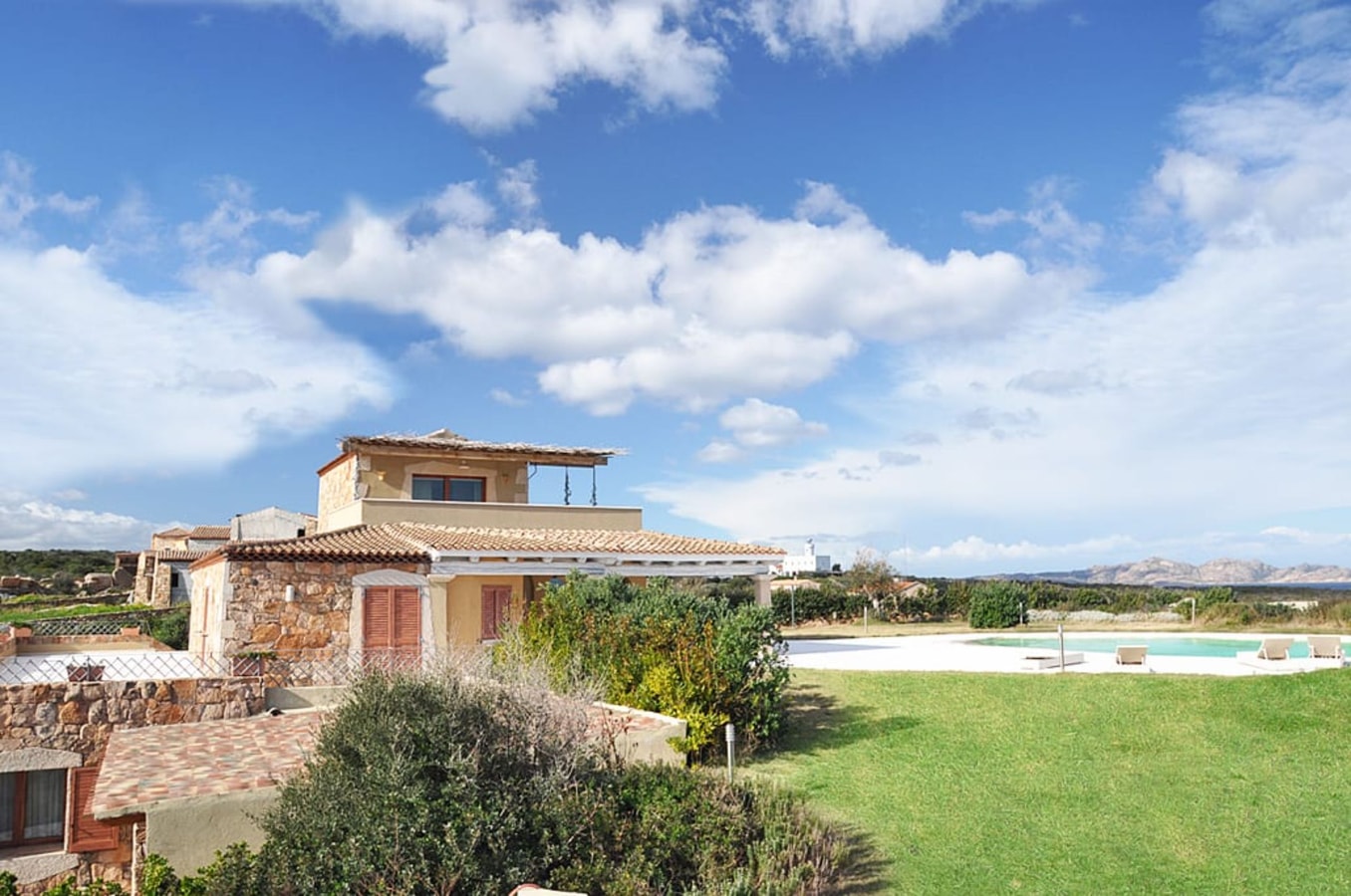 Private villa with a swimming pool in Sardinia 1 Italian Breaks