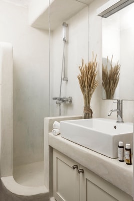 Luxury villa with a swimming pool and sea views 15 My Villa Breaks