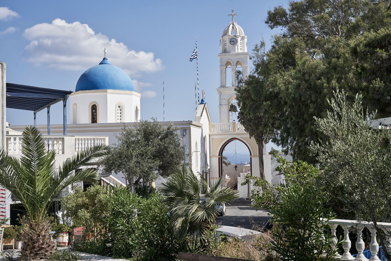 Private villa with a courtyard and outdoor jacuzzi 1 My Villa Breaks