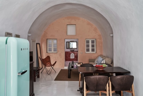 Private villa with a courtyard and outdoor jacuzzi 3 My Villa Breaks