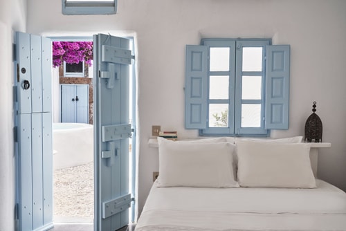 Private villa with a courtyard and outdoor jacuzzi 13 My Villa Breaks