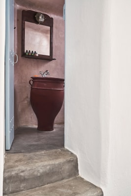 Private villa with a courtyard and outdoor jacuzzi 15 My Villa Breaks