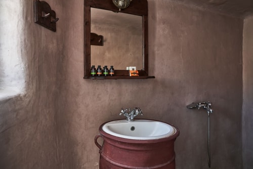 Private villa with a courtyard and outdoor jacuzzi 16 My Villa Breaks