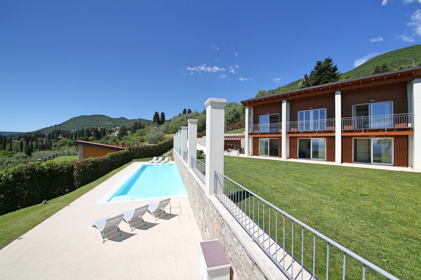 Villa Isotta - Lakeside villa with private pool Italian Breaks