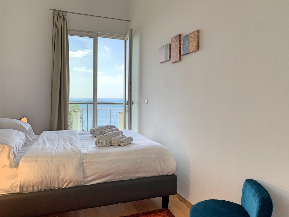 Villa Isotta - Lakeside villa with private pool 15 Italian Breaks