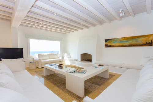 Luxury modern villa with a swimming pool and jacuzzi 4 My Villa Breaks