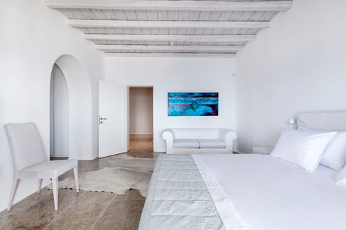 Luxury modern villa with a swimming pool and jacuzzi 14 My Villa Breaks