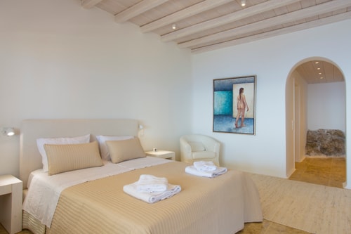 Luxury modern villa with a swimming pool and jacuzzi 17 My Villa Breaks