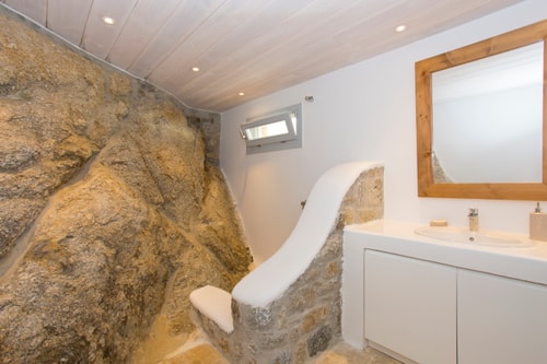 Luxury modern villa with a swimming pool and jacuzzi 21 My Villa Breaks