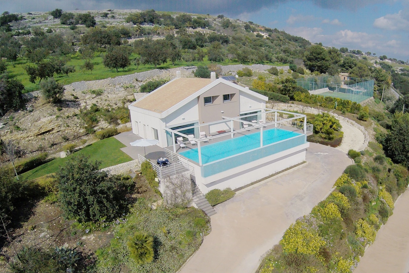 Modern villa with private pool near Ragusa 1 Italian Breaks