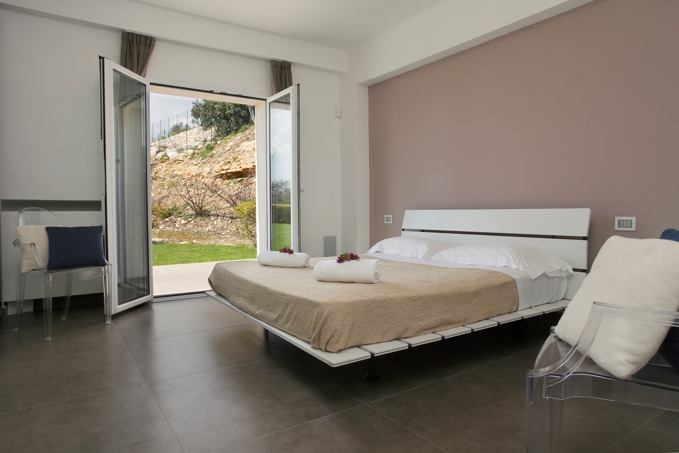 Modern villa with private pool near Ragusa 13 Italian Breaks