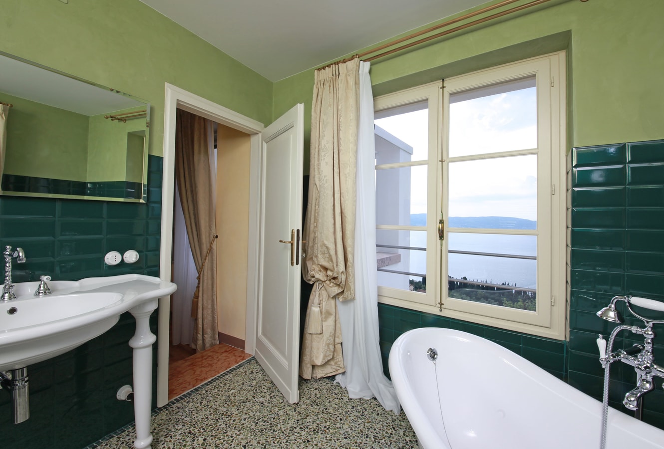 Villa Gabriele - Elegant villa with private pool 20 Italian Breaks