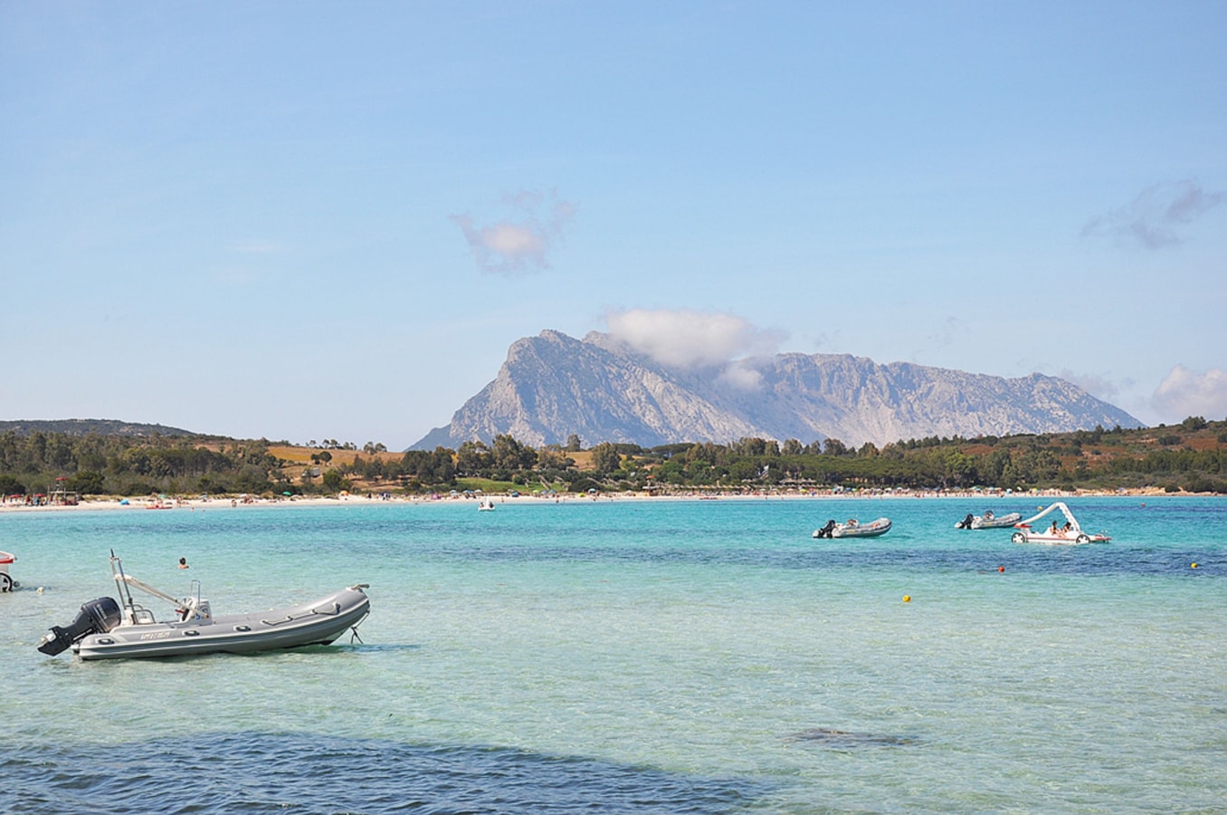 Private villa with swimming pool in Sardinia 23 Italian Breaks