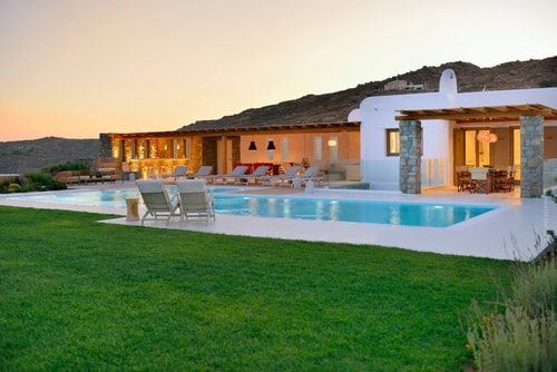 Luxury modern villa with a swimming pool in Mykonos 13 My Villa Breaks