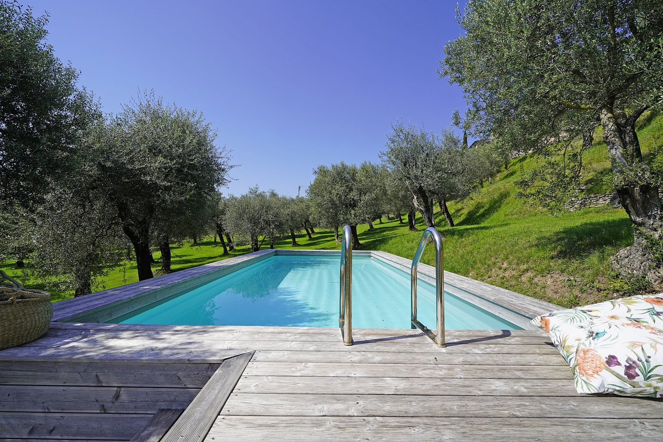 Villa Jenah - Lakeside Villa with Pool Italian Breaks