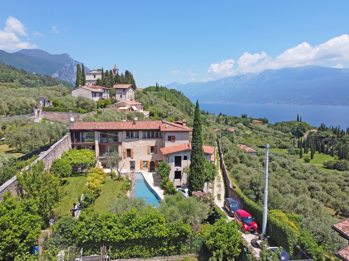 Villa Foglia - Private villa near the lake Italian Breaks