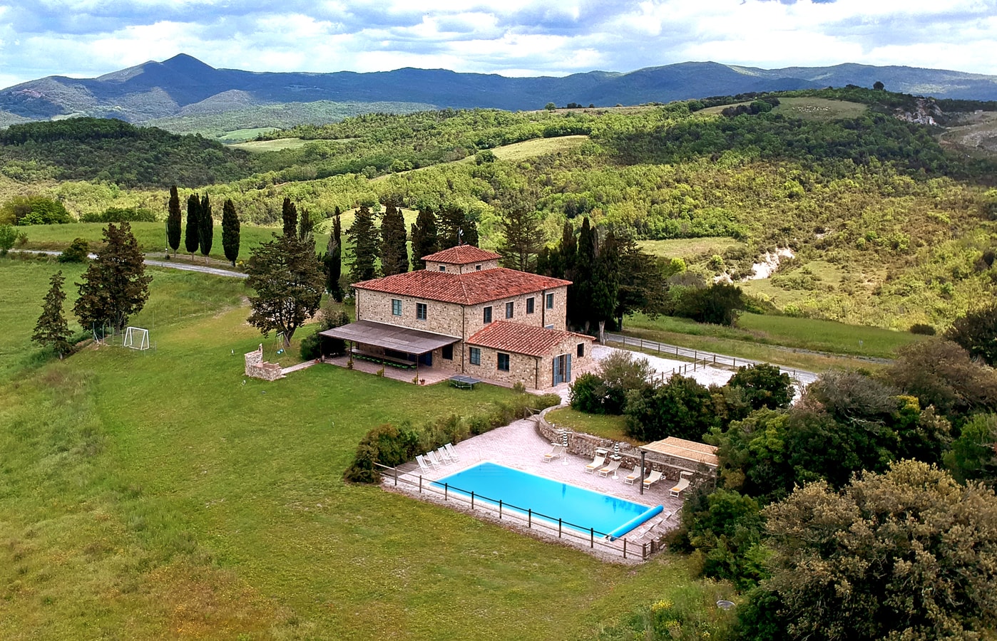 Beautiful large Tuscany villa with fenced heated pool Italian Breaks