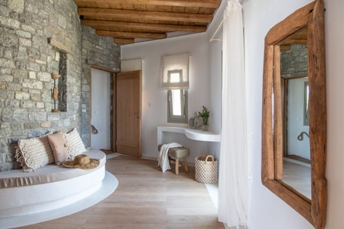 Luxury modern villa with swimming pool in Mykonos 11 My Villa Breaks