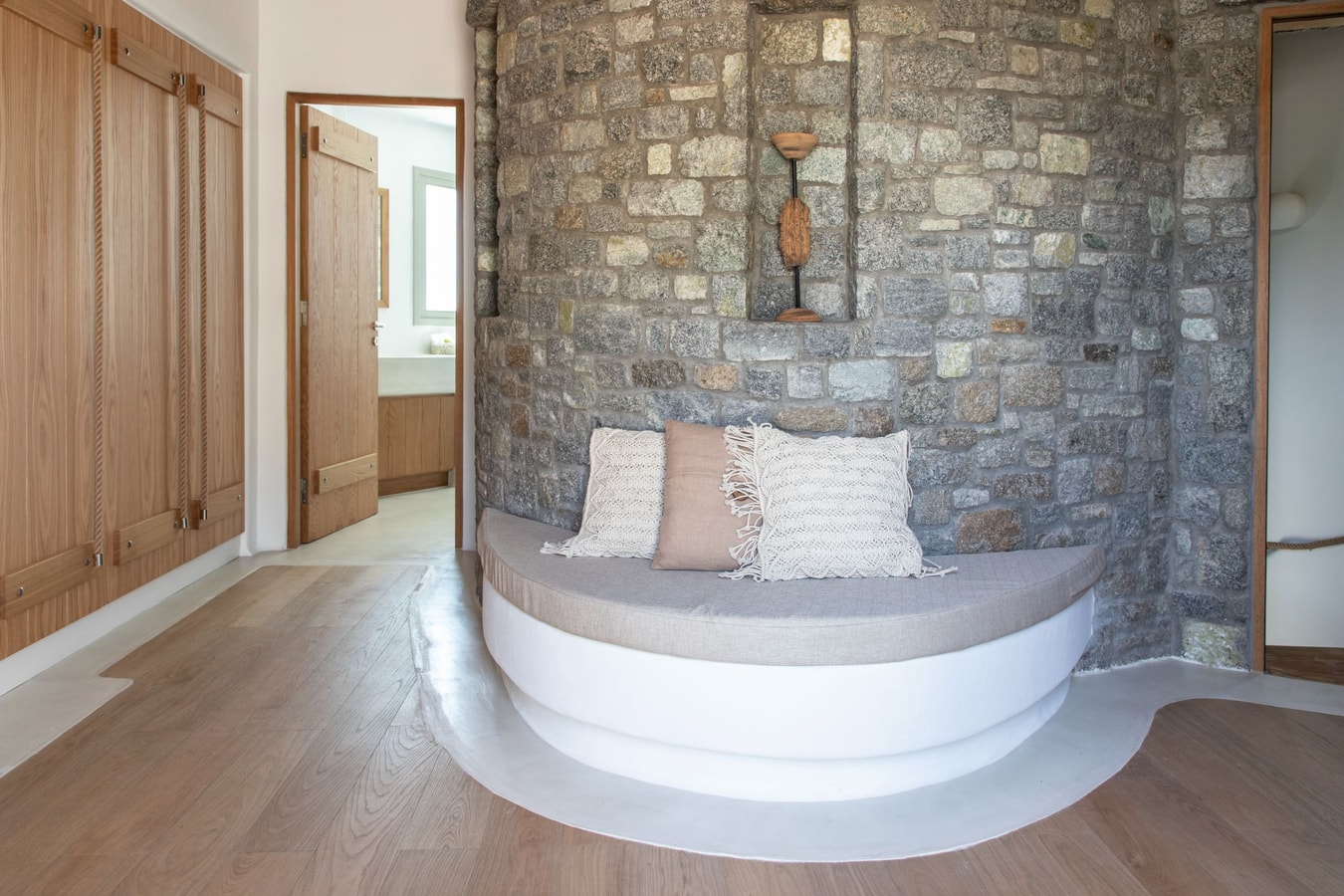 Luxury modern villa with swimming pool in Mykonos 13 My Villa Breaks