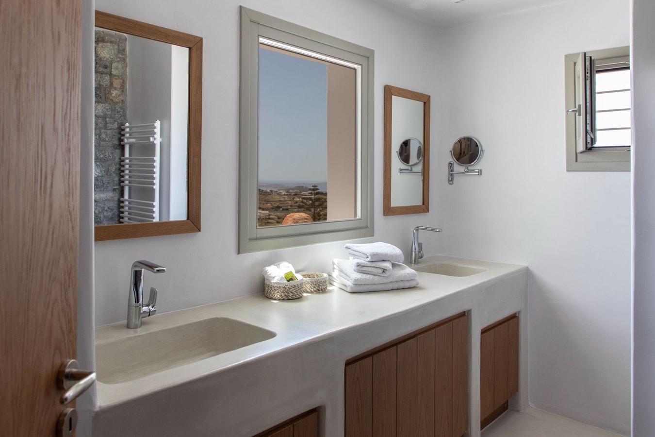 Luxury modern villa with swimming pool in Mykonos 14 My Villa Breaks