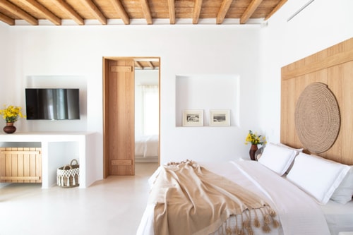 Luxury modern villa with swimming pool in Mykonos 15 My Villa Breaks