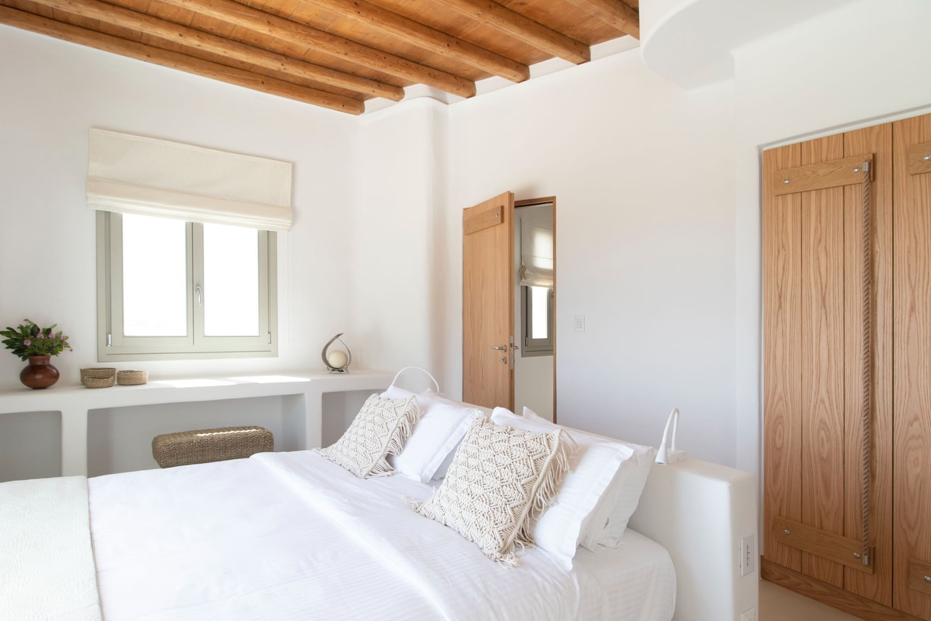 Luxury modern villa with swimming pool in Mykonos 23 My Villa Breaks