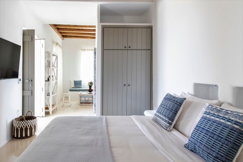 Luxury modern villa with swimming pool in Mykonos 32 My Villa Breaks