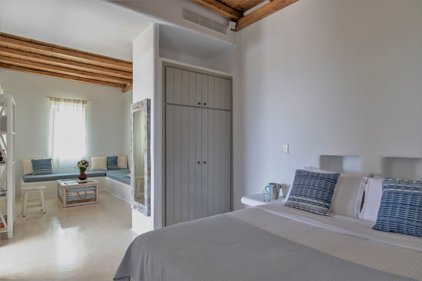 Luxury modern villa with swimming pool in Mykonos 34 My Villa Breaks